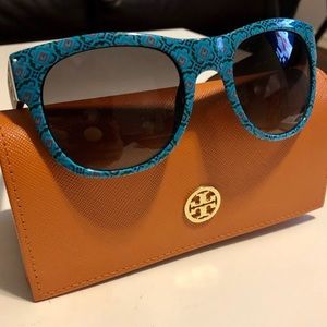 Tory Burch Sunnies 🕶